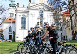 Vyhlídková projížďka Prahou na kole, e-kole či elektrokoloběžce