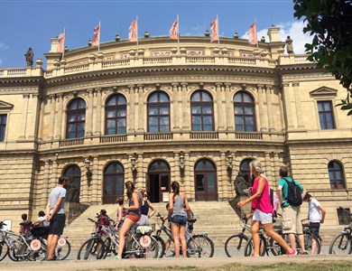 Projížďka na kole historickým centrem Prahy
