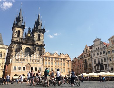 Projížďka na kole historickým centrem Prahy