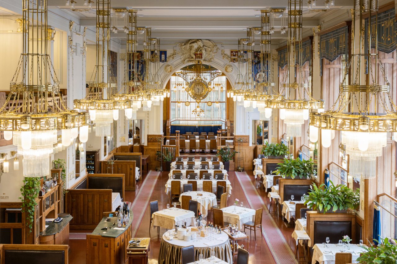 Tanecni Dum Restaurace Štědrovečerní večeře v Restauraci Obecní dům | Avantgarde Prague
